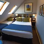 Charing Cross 3*