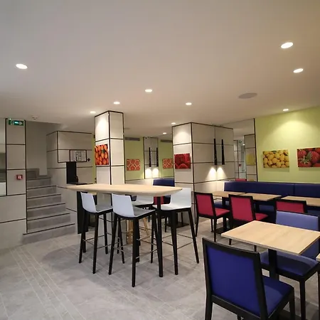 オテル チャリング クロス 3*