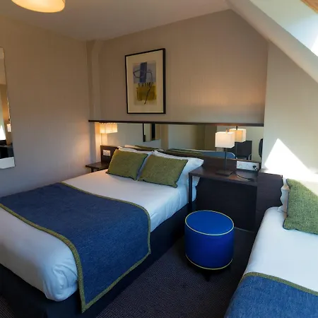 オテル チャリング クロス 3*