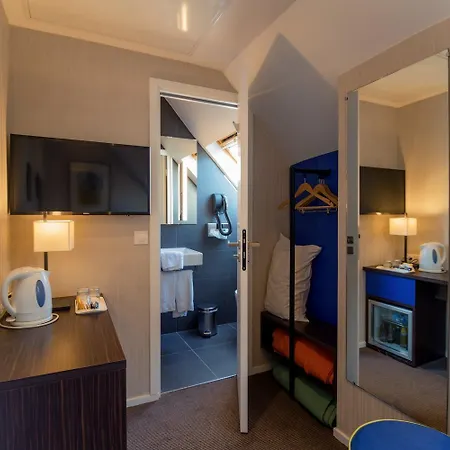 オテル チャリング クロス 3*