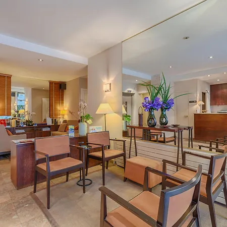 オテル チャリング クロス 3*