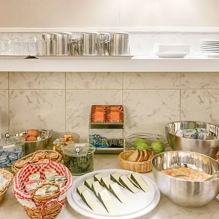 オテル チャリング クロス 3*