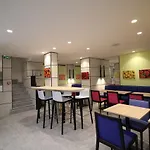 Charing Cross 3*