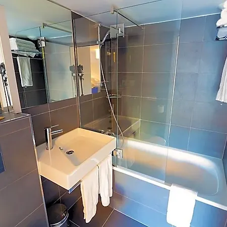Charing Cross 3*