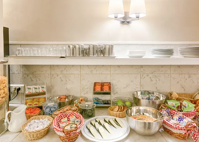 Hotel Charing Cross 3*