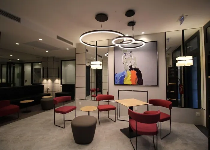 Hotel Charing Cross 3*