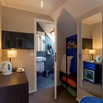Charing Cross 3*