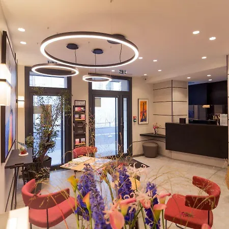 Charing Cross Отель